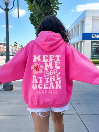 Plus Size Women's Hooded Sweatshirt With A MEET ME AT THE OCEAN Print, Perfect For Fall And Back-To-School Wear