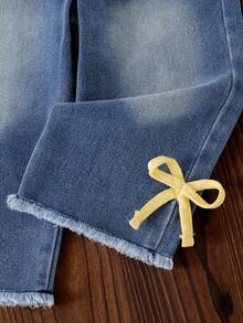 2 件套女婴甜美花卉刺绣荷叶边下摆灯笼袖衬衫和蝴蝶装饰磨边下摆牛仔裤套装 - 黃色 - 查看 8