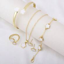 5 Pieces Of Popular Lucky Clover Fashion Lucky Stud Necklace Bracelet Ring Five-Piece Set With Five-Petal Flowers, Suitable For Parties And Festivals