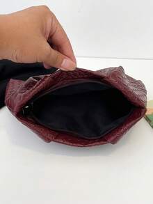 New Fashion Solid Color Clutch, Pleated Cloud Bag, Solid Color Casual Envelope Bag, Cosmetic Bag, Travel Accessory Bag, Inner Liner Bag, Toiletry Bag, Storage Pouch - Red - View 9