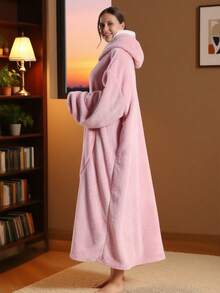 3/1 pièce Couverture à capuche en peluche moelleuse réversible - Jeté surdimensionné unisexe avec grande poche, gris clair, lavage à la main uniquement, cadeau parfait pour maman, pull mignon, chaleur hivernale, design de fruits ludique, tissu confortable, confort hivernal, flanelle douce et confortable, très adapté pour les cadeaux de Noël et les cadeaux d'anniversaire pour la famille et les amis