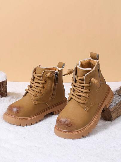 زوج من الأحذية الشتوية الجديدة ذات الأقدام الناعمة المانعة للانزلاق والدافئة، بوت أطفال بطراز بريطاني للبنات والأولاد