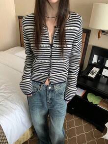 女士休闲黑白条纹拼接镂空针织开衫，时尚设计，宽松休闲上衣，女士秋季服装