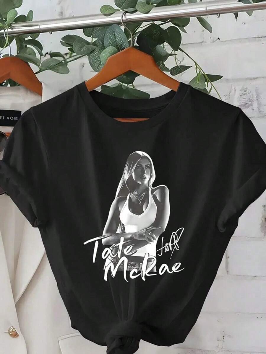 Tate McRae 2025 Concert Graphic Print T-Shirt, Casual Crew Neck Short Sleeve Top For Women, Summer & Spring Fashion, Lightweight Polyester Blend, Machine Washable, Concert Attire | Casual Style | Construction, Ladies T Shirts,Halloween Costumes,Streetwear,Summer Outfits,Thanksgiving Day,Christmas,Halloween Shirt,Men Graphic Tees,Streetwear Men,Y2K,A Great Gift - 黑色 - 查看 1