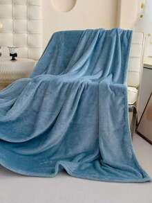 Frazada de Lisa tamaño queen, ultra suave y cálida, diseño minimalista, adecuada para invierno, fácil de limpiar y mantener, perfecta para dormitorio o sala, regalo ideal para cualquier ocasión. - azul claro - Ver 2