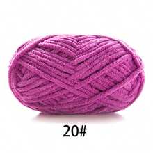 1pc Velvet Soft Yarn, Approx. 50g/Pc, 60m/Pc, Handmade DIY Medium Thick Knitting Yarn, Fluffy Polyester Soft Knitting Yarn, Suitable For DIY Crafts, Knitting And Crocheting Scarves, Hats, Shoes, Bags, Pads, Dolls, Blankets, Slippers, Handmade Crochet Projects (Random Packaging)