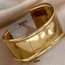 1pc Unique Curved Smooth Open Bangle Bracelet, Suitable For Women, Made Of Alloy Material, Suitable For Daily, Party, Christmas, Halloween Accessories And Gifts