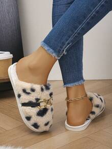 1 Pair Leopard Print Faux Fur Soft Slip-On Slippers With Metal Decor, Comfortable Fluffy House Slippers, Casual Wear For Women, Autumn/Winter, Random Leopard Pattern