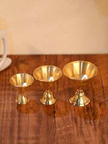 1 Peça/1 Conjunto Suporte de Vela de Chá de Latão Decoração para Casa Castiçal de Manteiga Castiçal de Lâmpada de Óleo de Cobre. Para Decoração de Quarto/Decoração de Casa/Decoração de Mesa, Melhor Presente para Amigo/Presente de Inverno/Dia de Ação de Graças/Natal/Halloween, Suprimentos Casuais Diários para Festa, Velas Brancas, Simples, Elegante, Atmosférico, Velas Românticas para Casamento e Mesa, Podem Ser Usadas como Festa de Aniversário, Cafeteria, Sala de Estar, Sala de Jantar