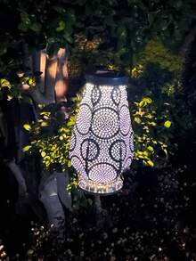 1 pezzo, 20 - 60cm, Lanterna solare in metallo, Motivo traforato, Proietta ombre artistiche, Stile boho-alla moda, Risparmio energetico. Perfetta per Natale, Pasqua, Ognissanti; Feste in giardino, Matrimoni, BBQ in cortile; Patio, Prato, Albero, Vialetto; Primavera, Estate. Decorativa da appendere