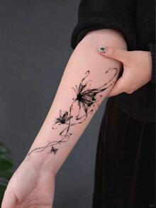 1张水墨风格蝴蝶手臂纹身贴，线条动感，泼墨效果。防水防汗，持久1-3天。 - 黑色 - 查看 3