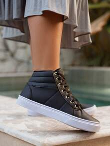 Kit 2 Pairs Women's Basic Star Casual Comfortable High-Top Sneakers Round Toe Lightweight Booties - 黑與白 - 查看 2