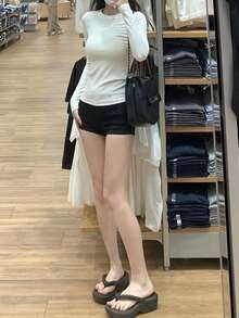 女士长袖T恤，百搭白色上衣，修身剪裁，秋冬休闲春季款 - 白色 - 查看 2