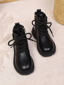 1 par de botas cortas negras para niñas de talla grande, material de PU suave de unicolor, decoración de mini mochila lateral, cordones delanteros, cremallera interior, punta redonda, suela gruesa y cálida, botas de princesa de moda y lindas, adecuadas para niños y niñas de 3 a 15 años, uso casual, escolar y al aire libre, otoño/invierno nuevo - Negro - Ver 3