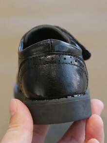 1双幼儿男童软底防滑魔术贴时尚乐福鞋，百搭英伦风休闲鞋，适合春秋季穿着 - 黑色 - 查看 10