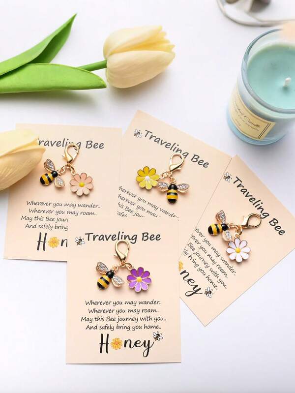 1pc/3pcs/5pcsThe "Little Hug" Fashionable Heart-Shaped Keychain, Equipped With Cute Mini Accessories And Exquisite Golden Alloy Decorations, Is Suitable For Backpacks And Decorative Pendants - It Is A Personalized Emotional Gift - An Inspiring Souvenir To Give To Friends, Family, Children And Close Relatives. It Is An Ideal Gift For Girlfriends, Mothers Or Close Friends, And Also A Daily Accessory.