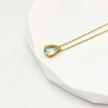 1 pieza Collar con piedra de nacimiento de diciembre, acero inoxidable con circonita en forma de pera con baño de oro de 18K, adecuado para uso casual de mujer, regalo para amigos, madres, cumpleaños, joyería