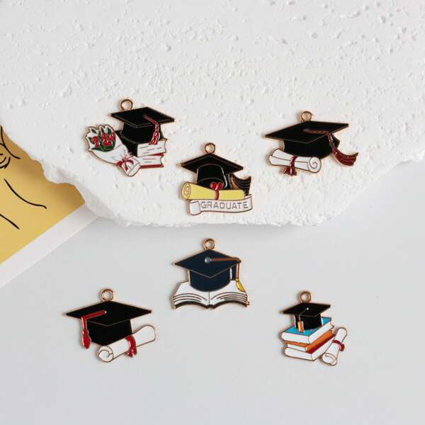 10/20 قطعة قبعة تخرج كرتونية من سبيكة الزنك المطلية بالمينا، مناسبة للرجال والنساء، موسم العودة إلى المدرسة/التخرج، صنع المجوهرات DIY للأساور والقلائد وتعليقات الحقائب، هدايا العودة إلى المدرسة