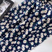 0,5m/1m/2m/3m*145cm zarte, hochwertige, marineblau-gänseblümchen-bedruckte Stoffbahn, verziert mit zarten und charmanten Blumendruckmustern, geeignet für DIY modische Kleidung, Puppen, Bastelprojekte für alle Jahreszeiten