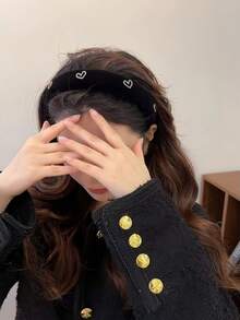 1pc Women's Black Velvet Wide Headband With Heart Rhinestone Decor, Elegant & Sweet Fashion For School, Party, Dance, Daily Wear