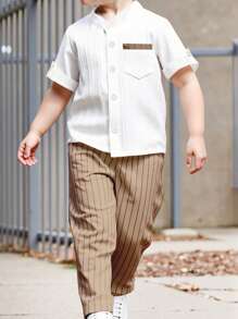 2 件套男童夏季短袖衬衫和条纹裤套装，休闲度假装