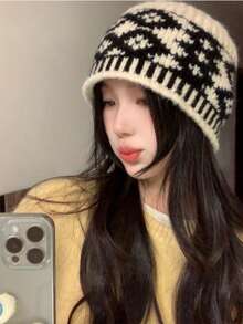 1 针织渔夫帽，秋冬时尚保暖帽，采用撞色菱形网眼编织工艺，专为女性设计的新潮款式。秋冬女士羊毛保暖帽，女士渔夫帽，ins风针织低檐帽。秋冬日系百搭遮脸帽，可爱又温暖的女士秋冬帽