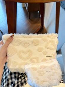 1 cái/bộ Túi đựng mỹ phẩm bằng vải nhung hình trái tim màu trắng, Túi đựng đồ trang điểm thông thường, Túi đựng cọ mỹ phẩm di động, Quà tặng ngày lễ tình nhân, Quà tặng tình yêu/lãng mạn thiết yếu, Túi đựng mỹ phẩm in họa tiết trái tim, Ví cầm tay đựng dụng cụ trang điểm cho nữ, Túi đựng đồ vệ sinh cá nhân có khóa kéo, Học sinh trở lại trường, Quà tặng ngày lễ, Ngày của Mẹ, Halloween, Giáng sinh, Đám cưới, Hàng mới về năm 2025 Túi đựng đồ trang điểm Túi đựng đồ trang điểm Túi đựng đồ trang điểm - Màu be - Xem 2