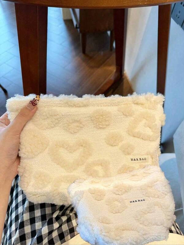 1pc/Set White Heart-Shaped Plush Cosmetic Organizer Bag, Casual Makeup Bag, Portable Cosmetic Brush Storage Pouch, Valentine's Day Gift, Love/Romantic Gift Essential, Heart Pattern Printed Cosmetic Bag, Women Makeup Tool Clutch, Bathroom Wash Bag With Zipper, Student Back To School, Holiday Gift, Mother's Day, Halloween, Christmas, Wedding, 2025 New Arrival Makeup Bags Makeup Organizer Make Up Organizer Makeup Storage