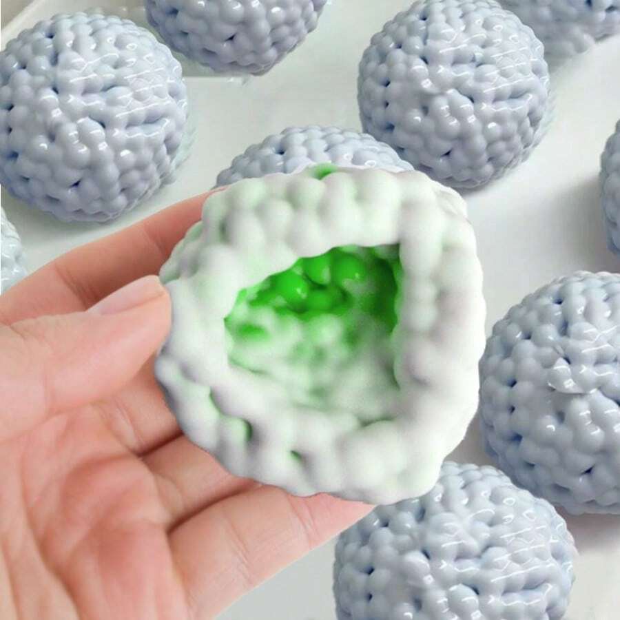 1 个全新有趣的手工制作可挤压绿球，非常适合制作创意玩具、全球家庭聚会、节日派对、开斋节、狂欢节、复活节，手工制作的绿色减压球带有爆珠 - ASMR 放松玩具