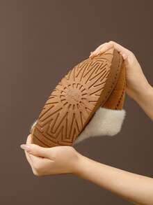 Pantuflas de felpa para uso en el hogar, pantuflas de felpa gruesas para dormitorio posparto, cálidas y antideslizantes para el invierno en el hogar, adecuadas para otoño e invierno, regalos perfectos para familiares y amigos