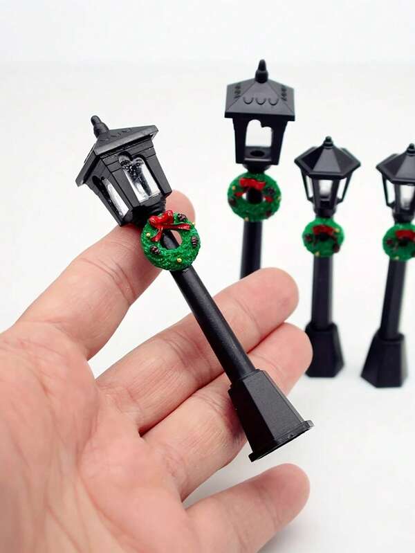4pcs Christmas Miniature Dollhouse Street Lamp Models, Retro Oil Lamp, Creative Christmas Street Light, Railway Train Street Light, Black Exterior Path Lamp Post, Resin Craft, Party Gift, Suitable For Dollhouse Christmas Village Accessories Mini Street Lamp Pathway Lantern Post For Displa, Micro Landscape Decor, Fairy Garden Decor, Garden Lighting Accessory, Carnival Games, Room Decor Home Decor Christmas Decorations
