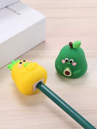 1pc Creative Fruit Shaped Pencil Sharpener, Cute Pencil Sharpener, Mini Cartoon Pencil Sharpener For Kids & Students, Pencil Rotary Sharpener
