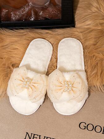 Women's Open Toe Floral Thermal Lined House Slippers, Fluffy Funny Bedroom Slippers For Autumn/Winter, New Warm Bohemian Fashion Flower Furry Slides, Outdoor Comfortable Lightweight Warm White Flat Sandals