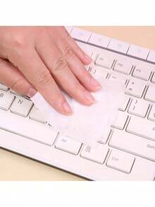 1 Can Cartoon Wet Wipes, Creative Portable Mini Wet Wipes Cute Beverage Can Style Disposable Cleaning Wet Wipes, Random Style - Multicolor - View 3