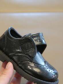 1双幼儿男童软底防滑魔术贴时尚乐福鞋，百搭英伦风休闲鞋，适合春秋季穿着 - 黑色 - 查看 9