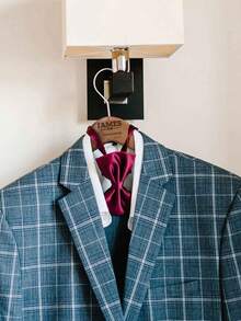 Wieszak z grubego drewna z personalizowanym tekstem/logo, antypoślizgowy drewniany wieszak na ubrania, wieszak domowy, wielofunkcyjny, dekoracyjny, wielokrotnego użytku, wykwintny, modny, wysokiej jakości, kolorowy, nowoczesny, personalizowany, spersonalizowany, niepowtarzalny, idealny prezent dla niego, idealny prezent dla niej, chłopaka, taty, dziewczyny, mamy, rodziny, przyjaciół, herbaciarni, domu, ogrodu, biura, rocznicy, walentynek, dnia matki, urodzin, dnia ojca, ukończenia szkoły, ślubu, parapetówki