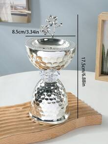 Ein Stück Eisen Aroma Brenner in Gold und Silber, mit einem elegant einfachen Design. Räucherstäbchen Brenner. Er eignet sich für Heimdekoration, Schlafzimmer, Wohnzimmer (als Mittelpunkt-Dekoration), Büros, Yoga-Räume und Partys, um eine elegante Atmosphäre zu schaffen. Er kann auch für Tempel-Dekoration verwendet werden. Dieser Aroma Brenner ist ein ideales Geschenk für Feste, für Rückkehrer zur Schule, als Abschlussgeschenk oder als Geschenk für Frauen.