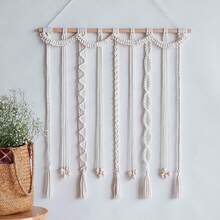 波西米亚风 Macrame 照片墙挂饰，含 20 个夹子 – 带流苏的悬挂照片展示，用于打印的照片展示板、便条和发夹 – 适用于花园、卧室和家居的墙壁和房间装饰 | 送给女性、挚友和生日的礼物 | 圣诞节、节日装饰（苏格兰高地牛主题） - 彩色 - 查看 2