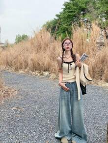 韩版撞色针织开衫搭配吊带背心，初秋舒适叠穿毛衣外套