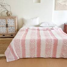 1pc Colorblock Striped Flannel Blanket, Textured Jacquard Design, Soft & Comfortable, Suitable For All Seasons, Office Nap, Bedding, Or Lap Throw, Elegant Bedroom Decor, Versatile Throw Blanket For Adults, Pets, Office, Outdoor Camping, Holiday Gift, Available In Multiple Sizes