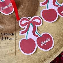 10 pezzi/25 pezzi/50 pezzi/100 pezzi Coriandoli a forma di ciliegia, etichette regalo a forma di ciliegia, etichette regalo per il ritorno a scuola (senza accessori) - etichette per bomboniere, adorabili etichette decorative a forma di ciliegia per il ritorno a scuola, laurea, compleanno, matrimonio, festa della frutta, addio al nubilato