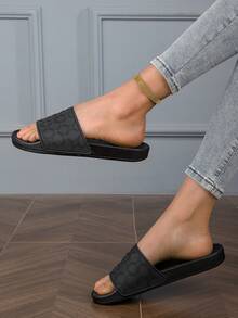 女士时尚拖鞋，纯色字母印花，橡胶鞋底，柔软轻便，室内家居拖鞋，舒适休闲户外凉鞋，适合海滩、派对、散步等场合。 - 黑色 - 查看 4