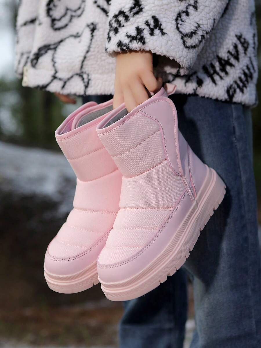 1 双女童天鹅绒保暖钩环易穿脱中筒雪地靴，适合秋冬外出