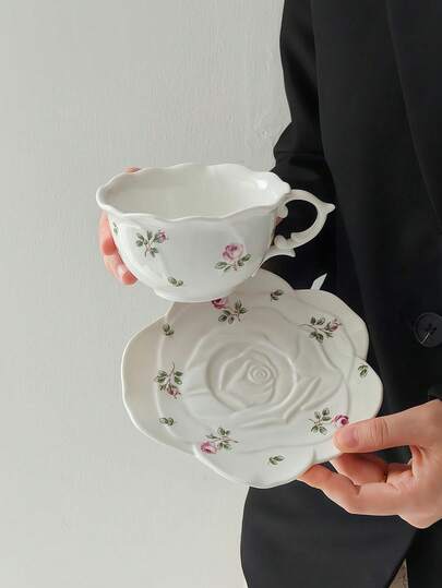 1 Set European Style Rose Ceramic Coffee Cup & Saucer, Asymmetrical Embossed Tea Cup Set, Petal Coffee Cup, Cup And Saucer, Home Breakfast Coffee Cup, Milk Cup, Juice Cup, Suitable For Afternoon Tea, Home, Elegant Latte Cup And Dessert Plate