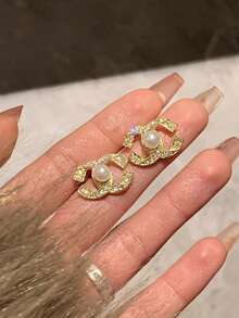 2 Stücke elegante hochwertige personalisierte Damen Ohrringe, C-förmige gekreuzte Ohrringe, geeignet für den täglichen Gebrauch, Partys, Feierlichkeiten