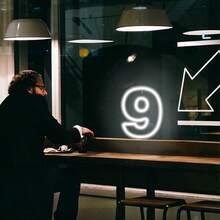 Numero al neon personalizzabile da 0 a 9 - Alimentato tramite USB, luce decorativa da montare a parete per compleanni e occasioni speciali