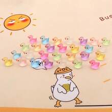 100 piezas de patos mini con luces intermitentes, patos pequeños de resina de colores, patos de resina mini con luz, modelos de animales de plástico ocultos, para decoración de casita de juguete, paisaje micro y acuario, mejor regalo (color aleatorio)