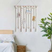 波西米亚风 Macrame 照片墙挂饰，含 20 个夹子 – 带流苏的悬挂照片展示，用于打印的照片展示板、便条和发夹 – 适用于花园、卧室和家居的墙壁和房间装饰 | 送给女性、挚友和生日的礼物 | 圣诞节、节日装饰（苏格兰高地牛主题） - 彩色 - 查看 4