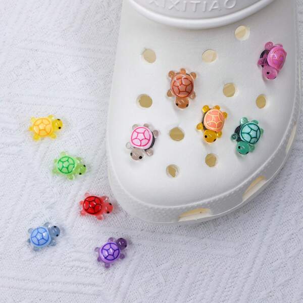 10 Stücke leuchtende kleine Schildkröten Schuh Clips, Damen Sandale Garten Schuh Zubehör DIY Harz Teile leuchten nachts, für Party, Geburtstag, Schulanfang, Weihnachtsfeier