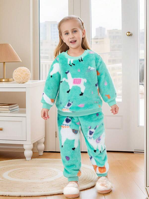 Tween Girl Autumn/Winter Fleece Set, Cute Alpaca Print, Adorable & Suitable For Everyday Wear